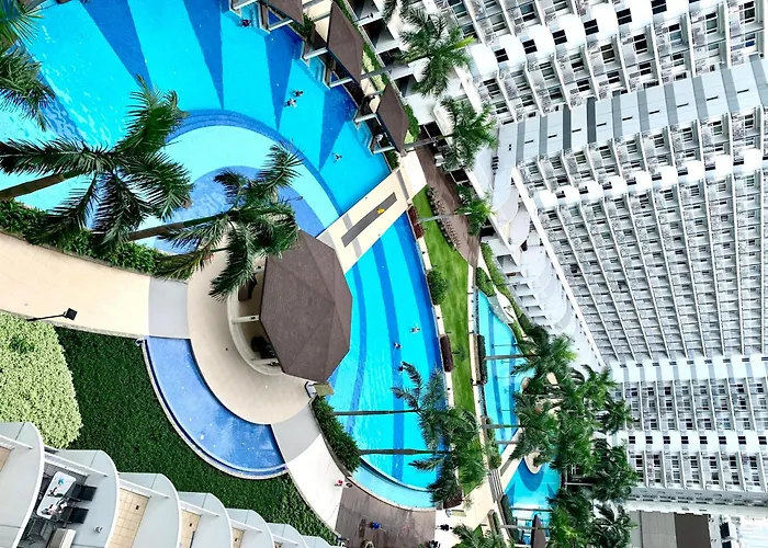 Kathy's Crib 14th Flr Pool View 3*